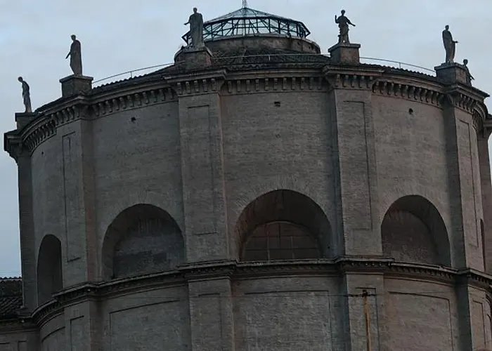 Front Vatican Museum Daire *